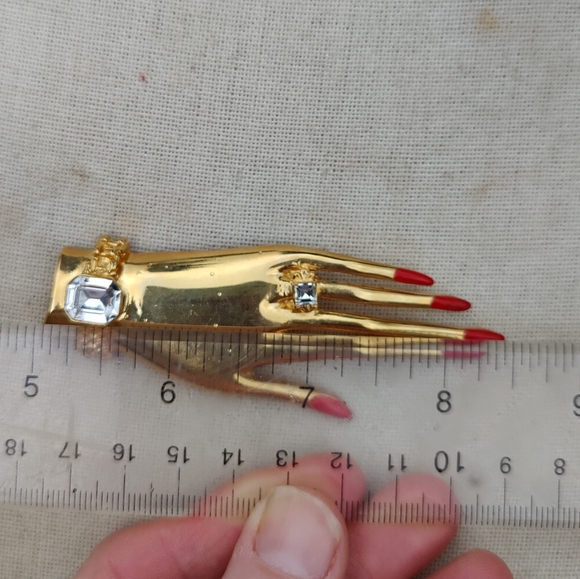 ✋ Rare Vintage Butler & Wilson Hand Brooch - Picture 2 of 6